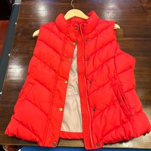 Women’s red Gap bomber vest size medium